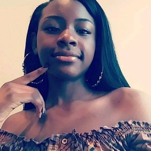 Meet your Posher, Funmi